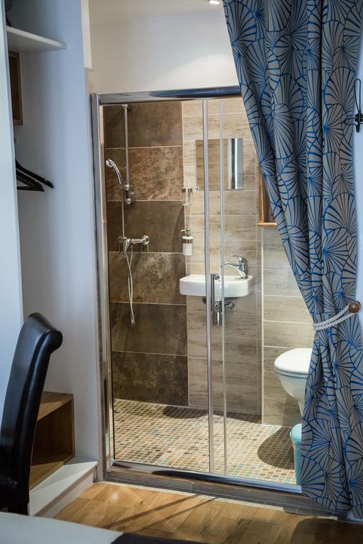 Private Room In A Parisian Homestay! - Close To It All! ภายนอก รูปภาพ