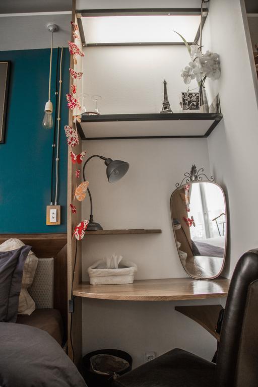 Private Room In A Parisian Homestay! - Close To It All! ภายนอก รูปภาพ